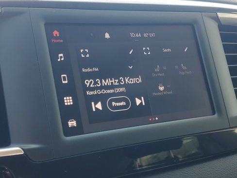 Used 2022 Chrysler Voyager LX image 26