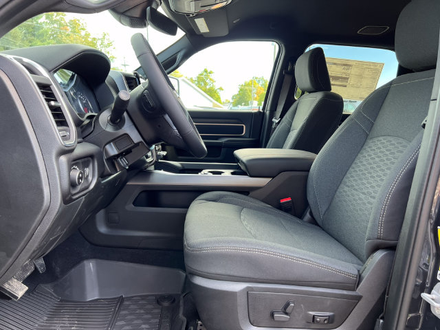 New 2027 RAM 2500 Big Horn AWD/4WD image 4