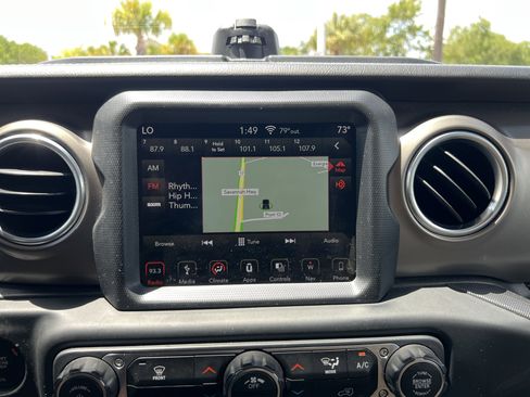 Used 2018 Jeep Wrangler Unlimited Rubicon AWD/4WD image 24