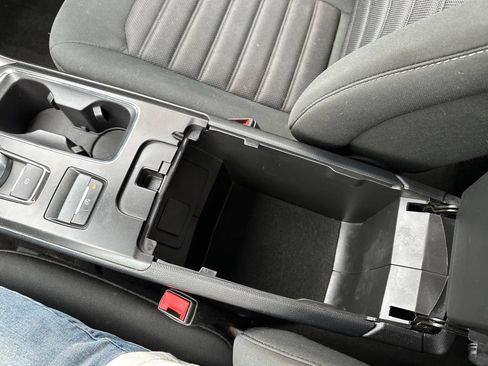 Used 2019 Ford Fusion SE FWD image 29