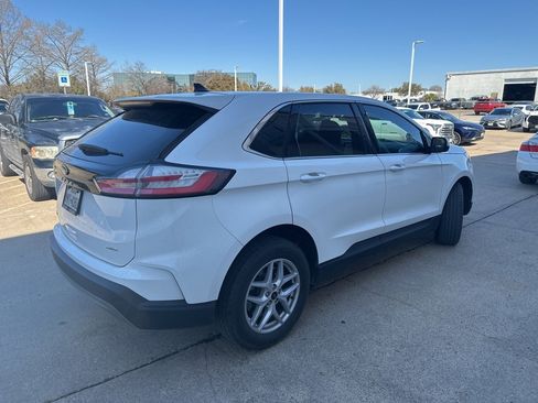 Used 2024 Ford Edge SEL w/ Convenience Package image 2