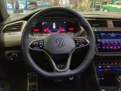 Used 2024 Volkswagen Tiguan SE R-Line AWD/4WD image 2