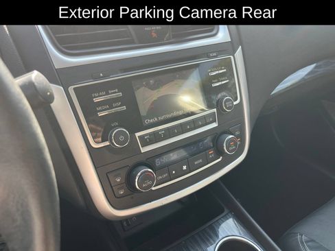 Used 2016 Nissan Altima 2.5 SL w/ Moonroof Package FWD image 8