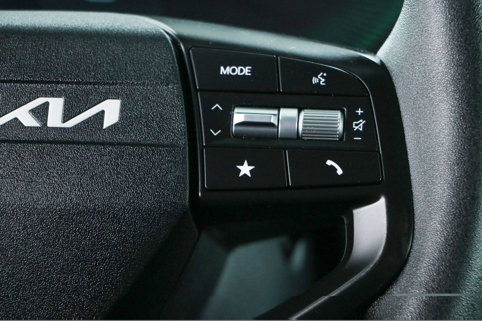 Used 2025 Kia K4 FWD image 14