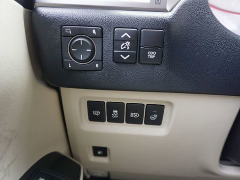 Used 2023 Lexus GX 460 Premium w/ Premium Package image 5