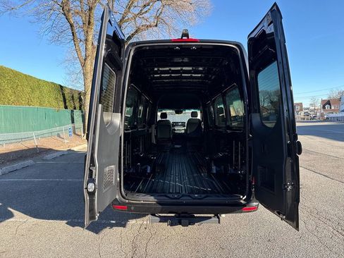Used 2024 Mercedes-Benz Sprinter 3500 image 27