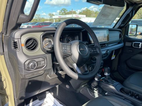 New 2025 Jeep Gladiator Mojave w/ Convenience Group image 14