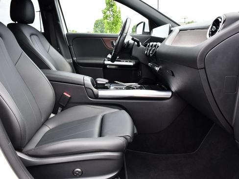 Used 2023 Mercedes-Benz GLA 250 image 32