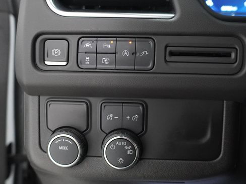 Used 2022 Chevrolet Tahoe LT w/ Luxury Package RWD image 20