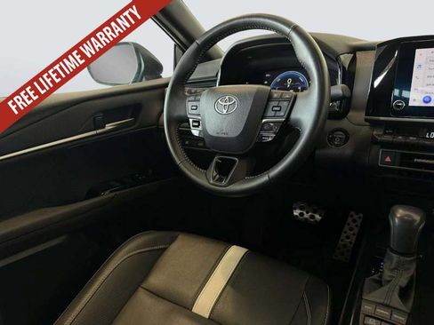 Used 2025 Toyota Camry SE FWD image 22