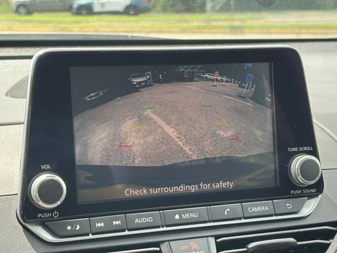 Used 2025 Nissan Altima 2.5 SV FWD image 20
