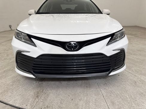 Used 2022 Toyota Camry LE FWD image 18