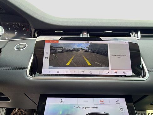 Used 2020 Land Rover Range Rover Evoque SE image 32