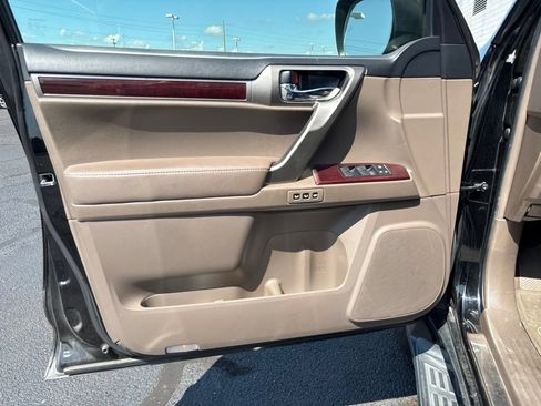 Used 2017 Lexus GX 460 Luxury AWD/4WD image 7
