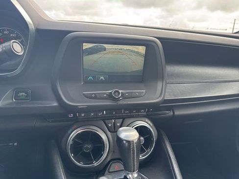 Used 2018 Chevrolet Camaro LT image 5