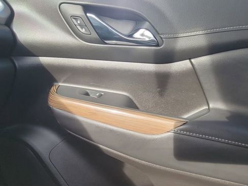 Used 2023 GMC Acadia SLE w/ Driver Convenience Package image 17