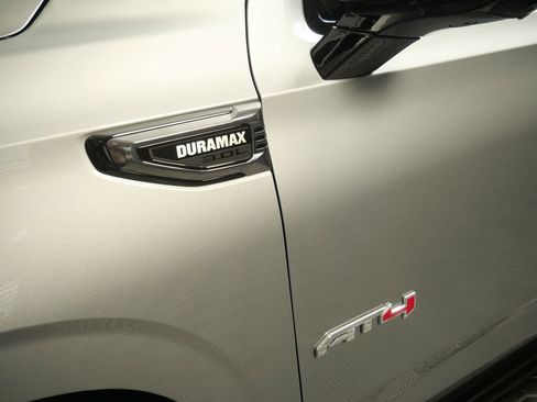 Used 2025 GMC Yukon AT4 w/ Premium Trailering Package AWD/4WD image 9