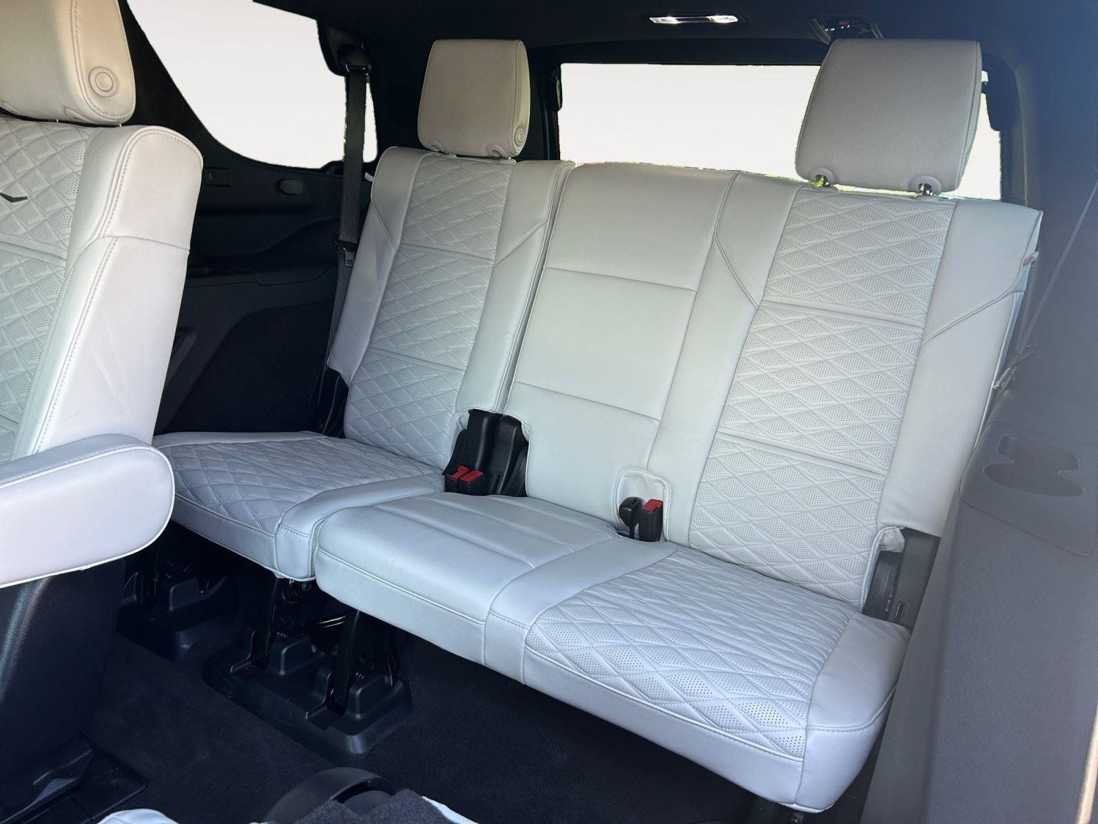 Certified 2025 Cadillac Escalade Sport Platinum w/ LPO, ONYX Package AWD/4WD image 13
