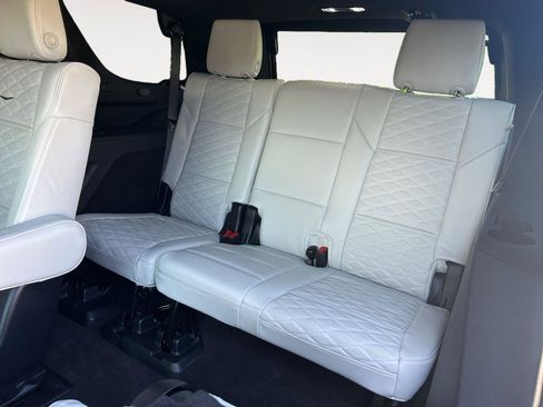 Certified 2025 Cadillac Escalade Sport Platinum w/ LPO, ONYX Package AWD/4WD image 13