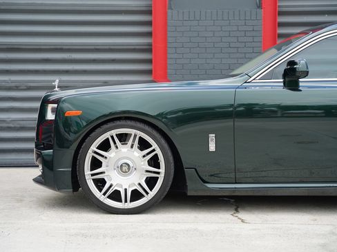 Used 2022 Rolls-Royce Phantom Sedan RWD image 4