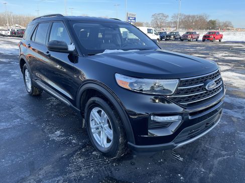 Used 2023 Ford Explorer XLT w/ Equipment Group 202A image 10