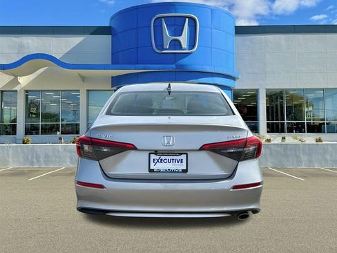 Used 2023 Honda Civic Sport image 3