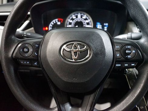 Used 2022 Toyota Corolla LE image 12