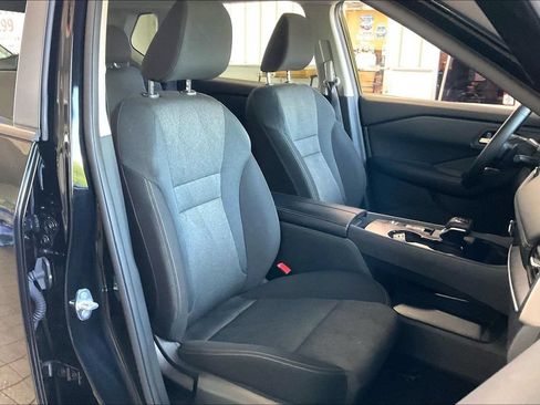 Used 2025 Nissan Rogue SV FWD image 21