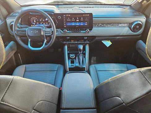 New 2026 Chevrolet Colorado ZR2 w/ Technology Package AWD/4WD image 15