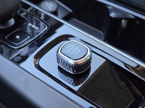 Certified 2023 Volvo V60 B5 Cross Country Plus w/ Climate Package image 27