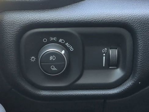 Used 2020 RAM 1500 Big Horn image 28