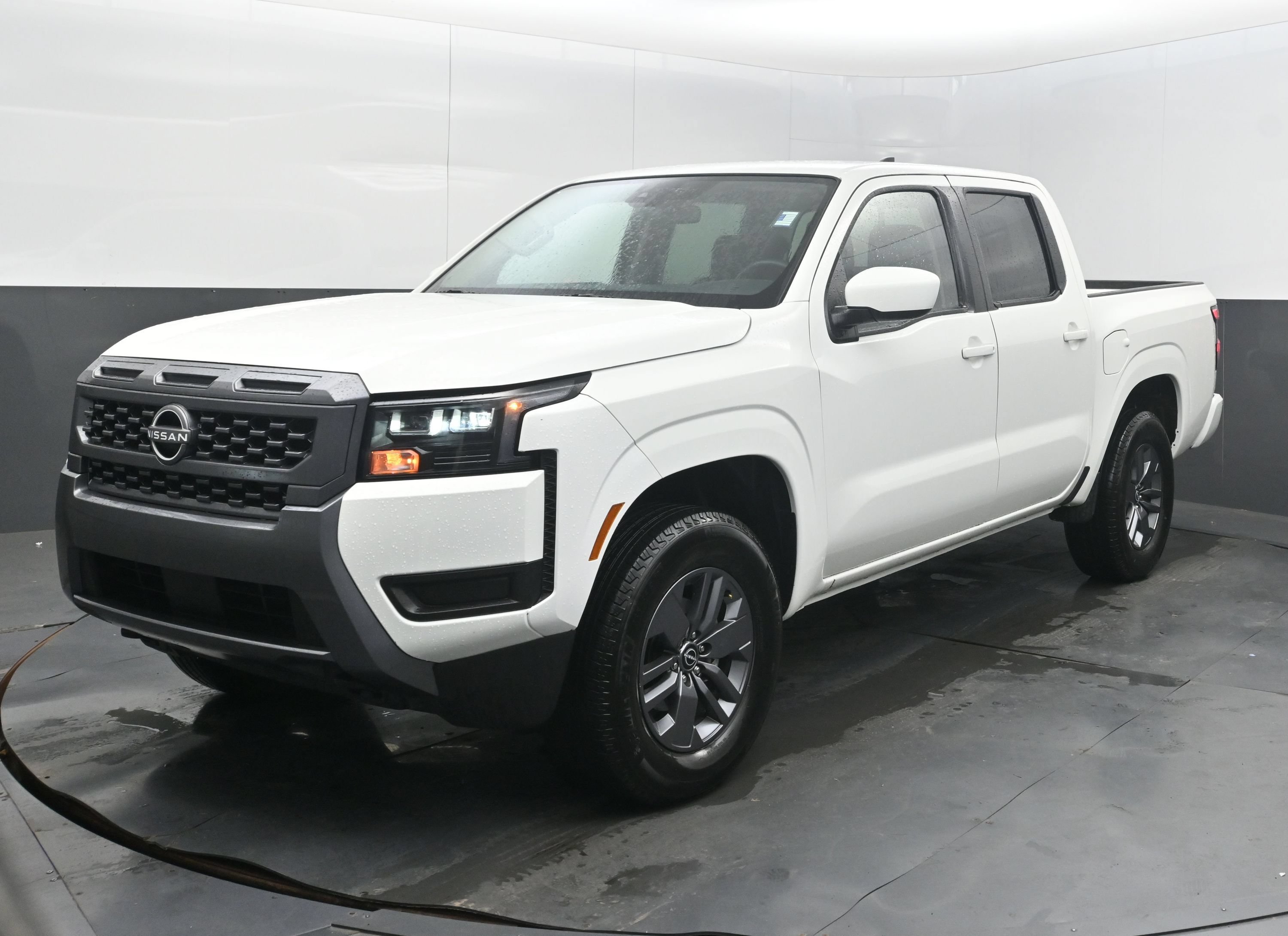Used 2026 Nissan Frontier SV AWD/4WD image 4