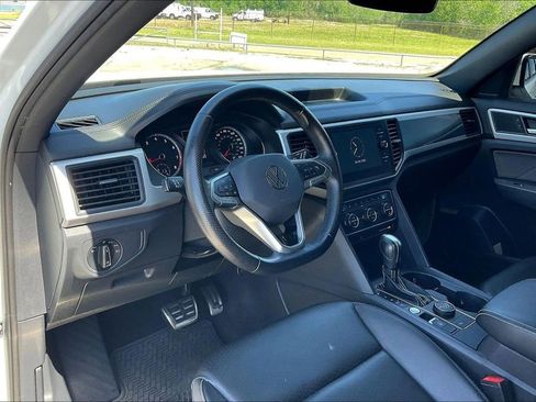 Used 2021 Volkswagen Atlas Cross Sport SE w/ Panoramic Sunroof Package AWD/4WD image 14