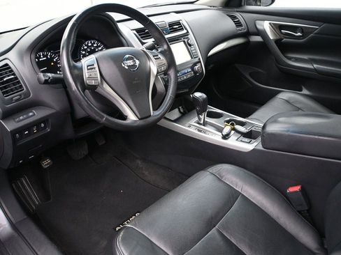 Used 2015 Nissan Altima 2.5 SL w/ Technology Package FWD image 2