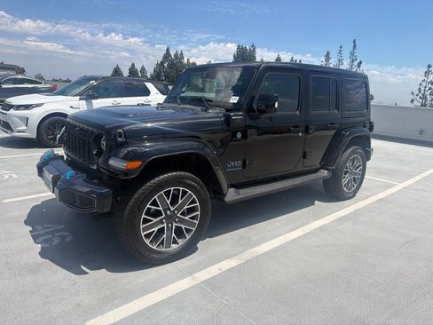Used 2024 Jeep Wrangler High Altitude AWD/4WD image 5