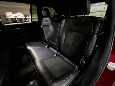 Used 2025 Jeep Grand Cherokee Altitude AWD/4WD image 24