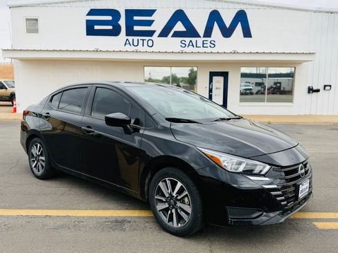 Used 2023 Nissan Versa SV FWD image 1