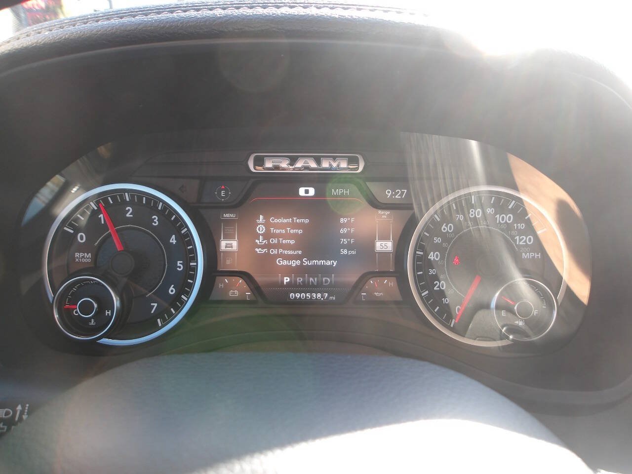 Used 2019 RAM 1500 Laramie AWD/4WD image 12