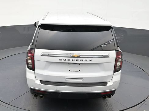 Used 2022 Chevrolet Suburban High Country RWD image 14