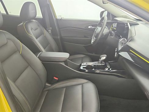 Used 2024 Chevrolet Trax ACTIV w/ Driver Confidence Package image 31