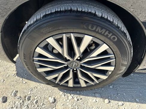 Used 2025 Nissan Altima 2.5 SV FWD image 21