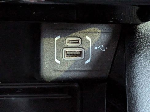 Used 2024 Jeep Compass Latitude w/ Convenience Group image 23