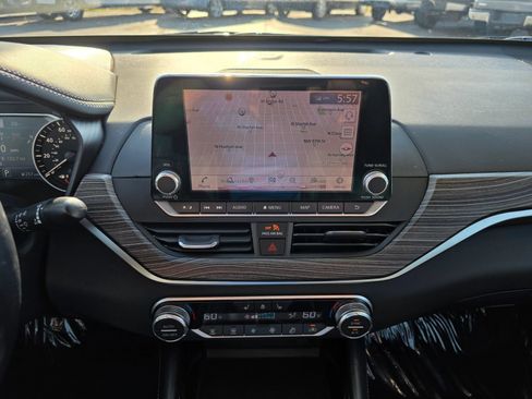 Used 2020 Nissan Altima 2.5 SL FWD image 16