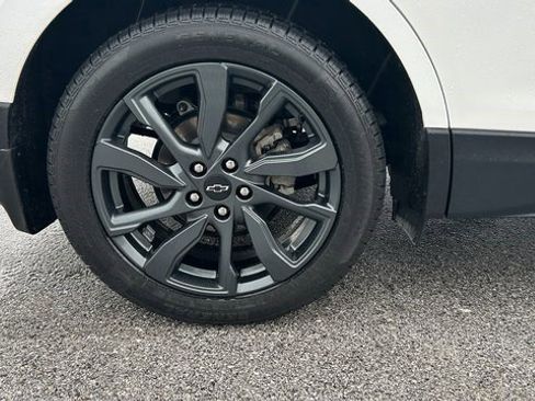 Certified 2022 Chevrolet Equinox RS w/ LPO, Floor Liner Package image 5