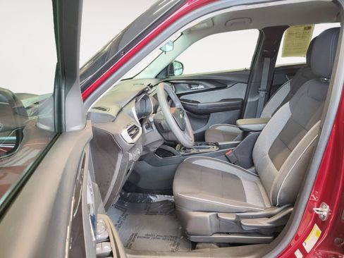 Used 2023 Chevrolet TrailBlazer LS image 23
