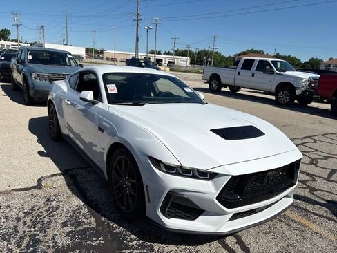 Used 2024 Ford Mustang GT Premium RWD image 3