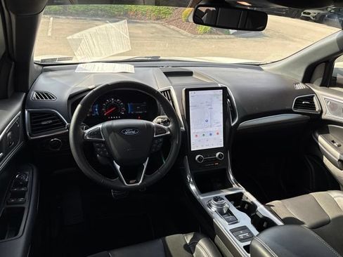 Used 2024 Ford Edge ST w/ Equipment Group 401A AWD/4WD image 11