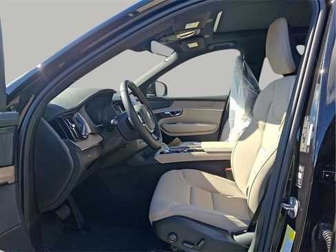 New 2026 Volvo XC90 B6 Plus w/ Protection Package Premier image 7
