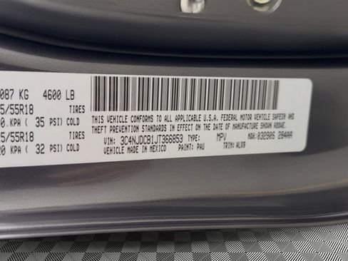 Used 2018 Jeep Compass Limited w/ Navigation Group AWD/4WD image 27
