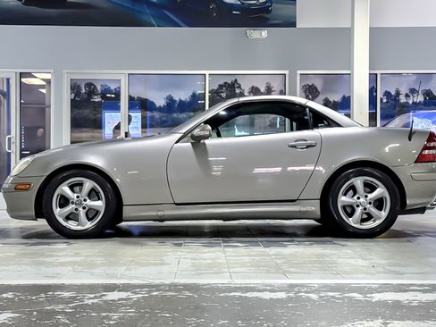 Used 2003 Mercedes-Benz SLK 320 image 2
